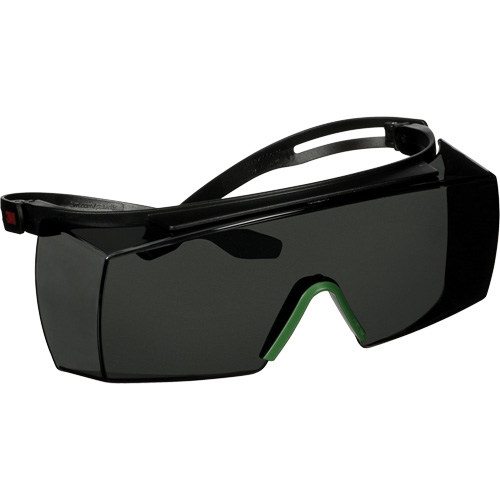Lunettes de s&eacute;curit&eacute; SecureFit s&eacute;rie 3700 SF3730AS-BLK, Lentille Gris/IR 3.0, Anti-&eacute;gratignures, ANSI Z87+/R&eacute;pond ou surpasse la norme CSA Z94.3 Les Fournitures Industrielles Méga