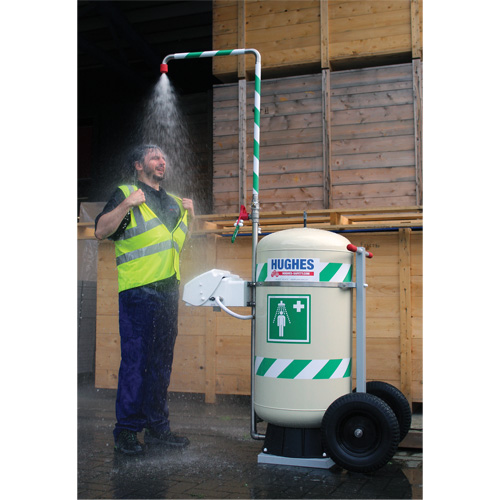 Douche d'urgence mobile et ind&eacute;pendant avec douche oculaire et faciale, Capacit&eacute; 30 gal., Conformit&eacute; Aucune Les Fournitures Industrielles Méga
