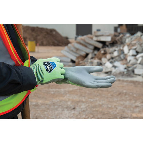 Gants r&eacute;sistant &agrave; la coupe & l'abrasion Helix 2057, Taille 6/T-petit, Calibre 13, Rev&ecirc;tement Polyur&eacute;thane, Enveloppe en PEHP, ASTM ANSI niveau A4/EN 388 niveau C Les Fournitures Industrielles Méga