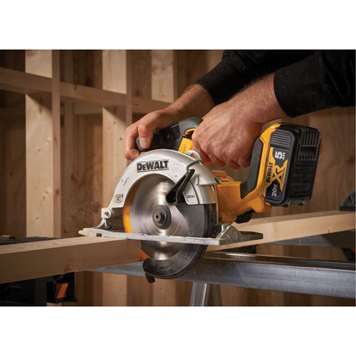 Max* Brushless Cordless Circular Saw Kit, 6-1/2", 20 V Les Fournitures Industrielles Méga