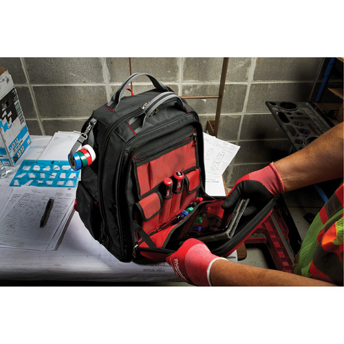 Sac &agrave; dos Packout, 15-3/4" lo x 11-4/5" la, Noir/Rouge, Balistique Les Fournitures Industrielles Méga