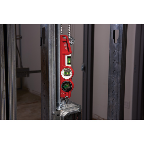 Niveau torpille moul&eacute; sous pression verrouillable avec fiole 360 degr&eacute;s, 10" lo, Aluminium, 3 fioles, Magn&eacute;tique Les Fournitures Industrielles Méga