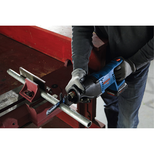 Scie alternative avec poign&eacute;e en D (outil seulement), 18 V, Lithium-ion Bloc-pile, 2700 coups/min Les Fournitures Industrielles Méga