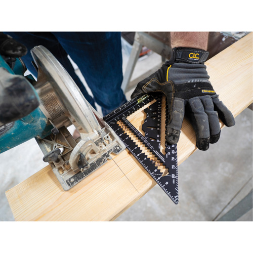 &eacute;querre de charpentier MACH-1 Smart Mark Johnny Square&reg; de 7-1/4 po avec fiole de niveau Les Fournitures Industrielles Méga
