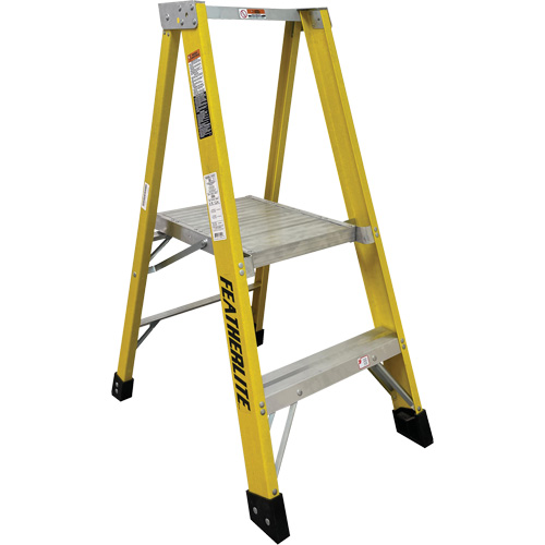 Industrial Heavy-Duty Platform Stepladders (6500 Series), 4', 300 lbs. Cap. Les Fournitures Industrielles Méga