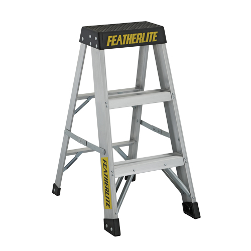 Industrial Extra Heavy-Duty Step Stool/Ladders, 3', Aluminum, 300 lbs. Capacity, Type 1A Les Fournitures Industrielles Méga