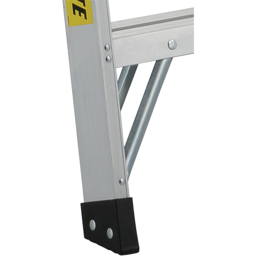 3400 Series Industrial Extra Heavy-Duty Step Ladder, 4', Aluminum, 300 lbs. Capacity, Type 1A Les Fournitures Industrielles Méga