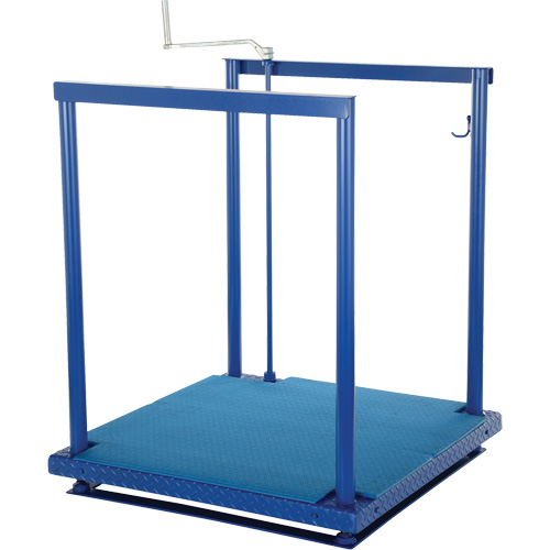 Ergonomic Posi-Crank Platform With Anti-Fatigue Mat, 36" W x 72" D, 500 lbs. Capacity, All-Welded Les Fournitures Industrielles Méga
