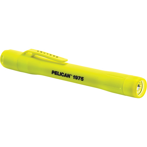 Hand-Held Flashlight, LED, 117 Lumens, AAA Batteries Les Fournitures Industrielles Méga