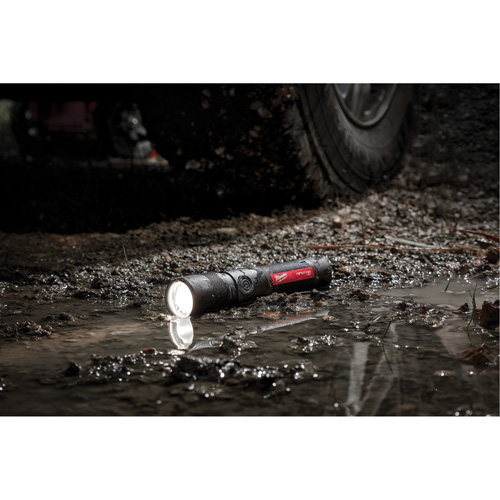 Lampe de poche 1100L &agrave; mise au point par torsion, DEL, 1100 lumens, Piles Rechargeable Les Fournitures Industrielles Méga