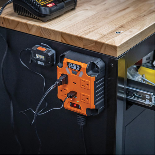 Powerbox 1 Magnetic Power Strip, 4 Outlet(s), 5', 120 V Les Fournitures Industrielles Méga