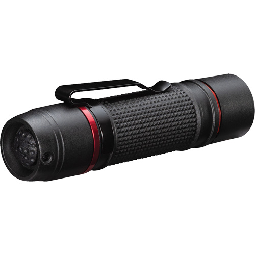 Lampe de poche &agrave; deux modes d'optique PX9, DEL, 750 lumens, Piles AAA Les Fournitures Industrielles Méga