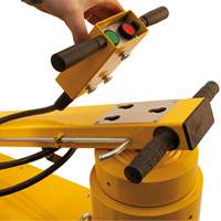 Mammut Jack, 165 Ton(s), Air Hydraulic Les Fournitures Industrielles Méga