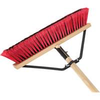 Balai-brosse &agrave; manche renforc&eacute;, 18", Moyen, Soies PVC Les Fournitures Industrielles Méga