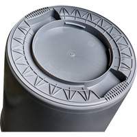 Grey Titan Garbage Container, Plastic, 20 US gal. Les Fournitures Industrielles Méga