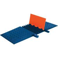Protecteur de c&acirc;bles Guard Dog, 5 canaux, 20" lo x 50" la x 1,88" h Les Fournitures Industrielles Méga