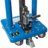 Hydraulic Work Table, 18" L x 18" W, Steel, 500 lbs. Capacity Les Fournitures Industrielles Méga