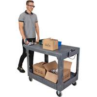 Chariot utilitaire pour l'entretien avec tablette plate, 2 tiers, 25-1/4" x 32-1/4" x 44", Capacit&eacute; 550 lb Les Fournitures Industrielles Méga
