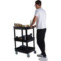 Chariot utilitaire avec tablette &agrave; bordure profonde, 3 tiers, 19" x 39-1/2" x 28-1/4", Capacit&eacute; 330 lb Les Fournitures Industrielles Méga