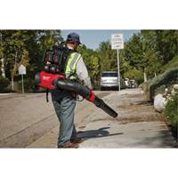 M18 FUEL Dual Battery Backpack Blower Kit, 18 V, 155 MPH Output, Battery Powered Les Fournitures Industrielles Méga
