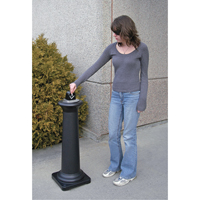 Groundskeeper Tuscan Cigarette Waste Collector, Free-Standing, Metal, 1 US gal. Capacity, 38-1/2" Height Les Fournitures Industrielles Méga