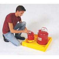 Flexible Ultra-Utility Tray, 12" lo x 12" la x 4,8" h, Cap. de d&eacute;versement 1,5 gal. US Les Fournitures Industrielles Méga