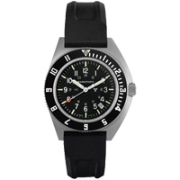 Montre Steel Navigator avec date sur ensemble bracelet en caoutchouc noir de trois morceaux, Num&eacute;rique, &agrave; piles, 41 mm, Noir Les Fournitures Industrielles Méga