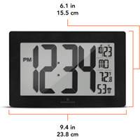 Horloge murale &agrave; r&eacute;glage et ajustement automatiques avec support, Num&eacute;rique, &agrave; piles, Noir Les Fournitures Industrielles Méga