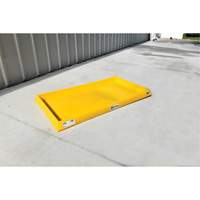 Ultra-Containment Tray&reg;, 54" L x 29.8" W x 3.5" H, 16.5 US gal. Spill Capacity Les Fournitures Industrielles Méga