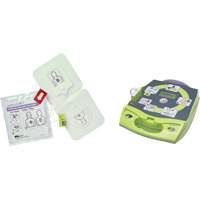 D&eacute;fibrillateur enti&egrave;rement automatis&eacute; AED Plus en anglais avec &eacute;lectrodes Pedi-Padz II suppl&eacute;mentaires, Automatique, Anglais, Classe 4 Les Fournitures Industrielles Méga