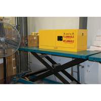 Flammable Storage Cabinet, 12 gal., 2 Door, 43" W x 18" H x 18" D Les Fournitures Industrielles Méga