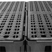 Palette de confinement des d&eacute;versements &agrave; profil bas Black Diamond, Capacit&eacute; de d&eacute;versement 25.5 gal. US, 49" x 24" x 6,5" Les Fournitures Industrielles Méga