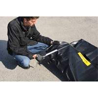 Ultra-275 Containment Sump&reg; Flexible Fuel Tank Container without Drain, 102" L x 48" W, 400 US gal. Capacity Les Fournitures Industrielles Méga