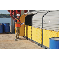 P16 Plus Ultra-Hard Top Spill Pallets&reg; without Drain, 250" L x 79" W x 62" H, 9000 lbs. Load Capacity Les Fournitures Industrielles Méga