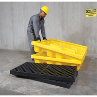 Ultra-Spill Pallet emboitable, 4 barils, Capacit&eacute; de d&eacute;versement 66 gal. US, 51" x 51" x 10" Les Fournitures Industrielles Méga