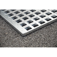 Ultra-Spill Pallet en acier, 4 barils, Capacit&eacute; de d&eacute;versement 68 gal. US, 49,1" x 47,1" x 10,9" Les Fournitures Industrielles Méga