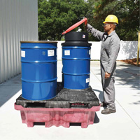 Ultra-Spill King palette de d&eacute;versement &agrave; pont plat, 4 barils, Capacit&eacute; de d&eacute;versement 85 gal. US, 51" x 51" x 17,5" Les Fournitures Industrielles Méga