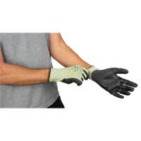 Gants &eacute;lastiques &eacute;cologiques sans coutures r&eacute;sistants &agrave; la coupe, Taille 7, Calibre 13, Rev&ecirc;tement Polyur&eacute;thane, Enveloppe en PEHP/rPET, ASTM ANSI niveau A4 Les Fournitures Industrielles Méga