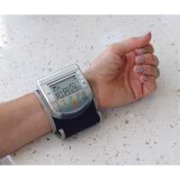 Wrist Blood Pressure Monitor, Class 2 Les Fournitures Industrielles Méga