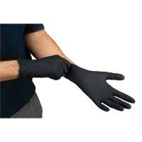 Gants d'examen de poids lourd &agrave; prise tactile, Petit, Nitrile, 8 mils, Sans poudre, Noir, Classe 2 Les Fournitures Industrielles Méga