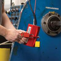 Velocity Plus Safety Lockout Padlock, Orange, Keyed Alike, Aluminum, 1-1/2" Width Les Fournitures Industrielles Méga