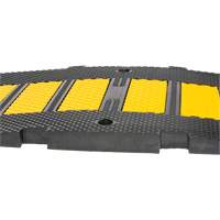 Middle Speed Hump, Rubber, 2' L x 8" W x 1-1/4" H Les Fournitures Industrielles Méga