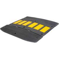 Speed Hump with End Caps, Rubber, 2' L x 36" W x 1-1/4" H Les Fournitures Industrielles Méga