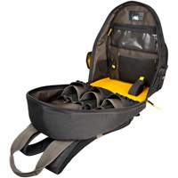 Sacs &agrave; dos pour outils Techgear &agrave; 53 pochettes, 16" lo x 13-1/4" la, Noir, Polyester Les Fournitures Industrielles Méga
