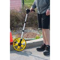 Digital Distance Measuring Wheel, 12.5"/31.8 cm, 99999.9 m Range, Feet/Metres Les Fournitures Industrielles Méga
