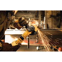 Meuleuse &agrave; angle avec interrupteur &agrave; g&acirc;chette, 6", 120 V, 13 A, 9000 Tr/min Les Fournitures Industrielles Méga