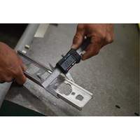 Digital Caliper, 0.0005" (0.01 mm) Resolution, 0" - 6" (0 mm - 150 mm) Range Les Fournitures Industrielles Méga