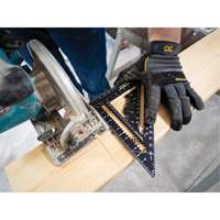 &eacute;querre de charpentier MACH-1 Smart Mark Johnny Square&reg; de 7-1/4 po avec fiole de niveau Les Fournitures Industrielles Méga