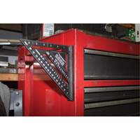 &eacute;querre de charpentier magn&eacute;tique grav&eacute;e au laser Johnny Square&reg; de 7 po Les Fournitures Industrielles Méga