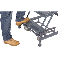 &eacute;chelles roulantes avec pied verrouillable activ&eacute; par le poids, 6 marches, Largeur de la marche 24", Hauteur de la plateforme 60", Acier Les Fournitures Industrielles Méga